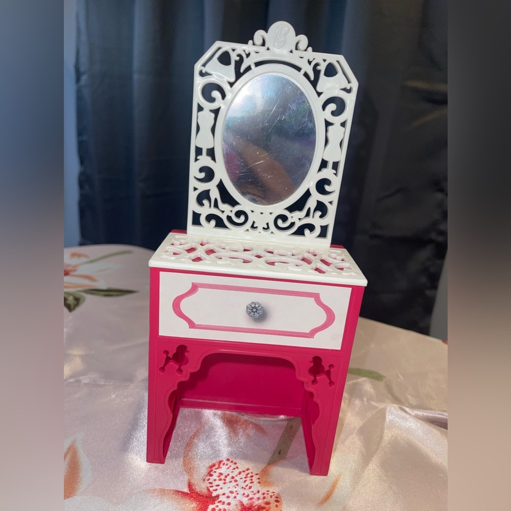 Barbie dresser 💕